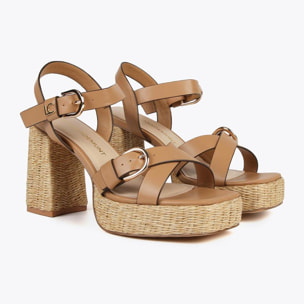 Sandali con tacco e fibbie