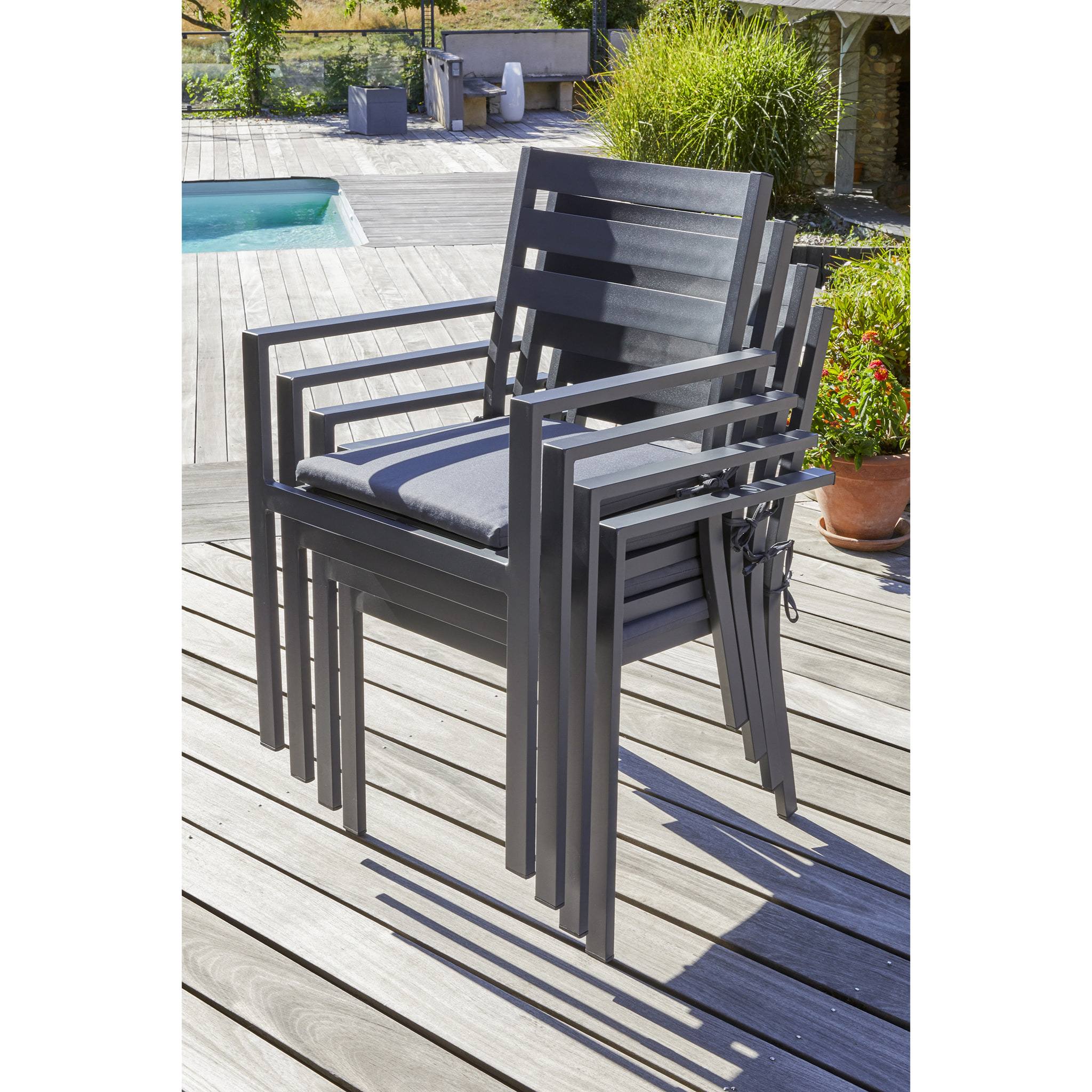 PELOSA - Ensemble repas 6 places en aluminium anthracite avec rallonge papillon
