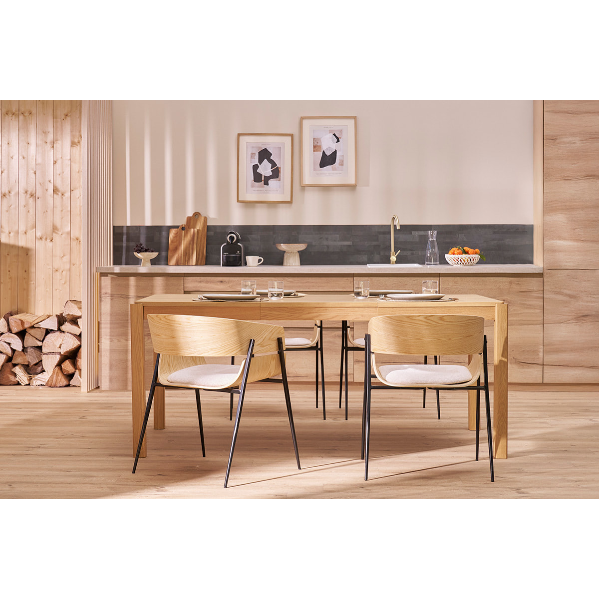 Chaise design bois clair et tissu chenille beige WESS