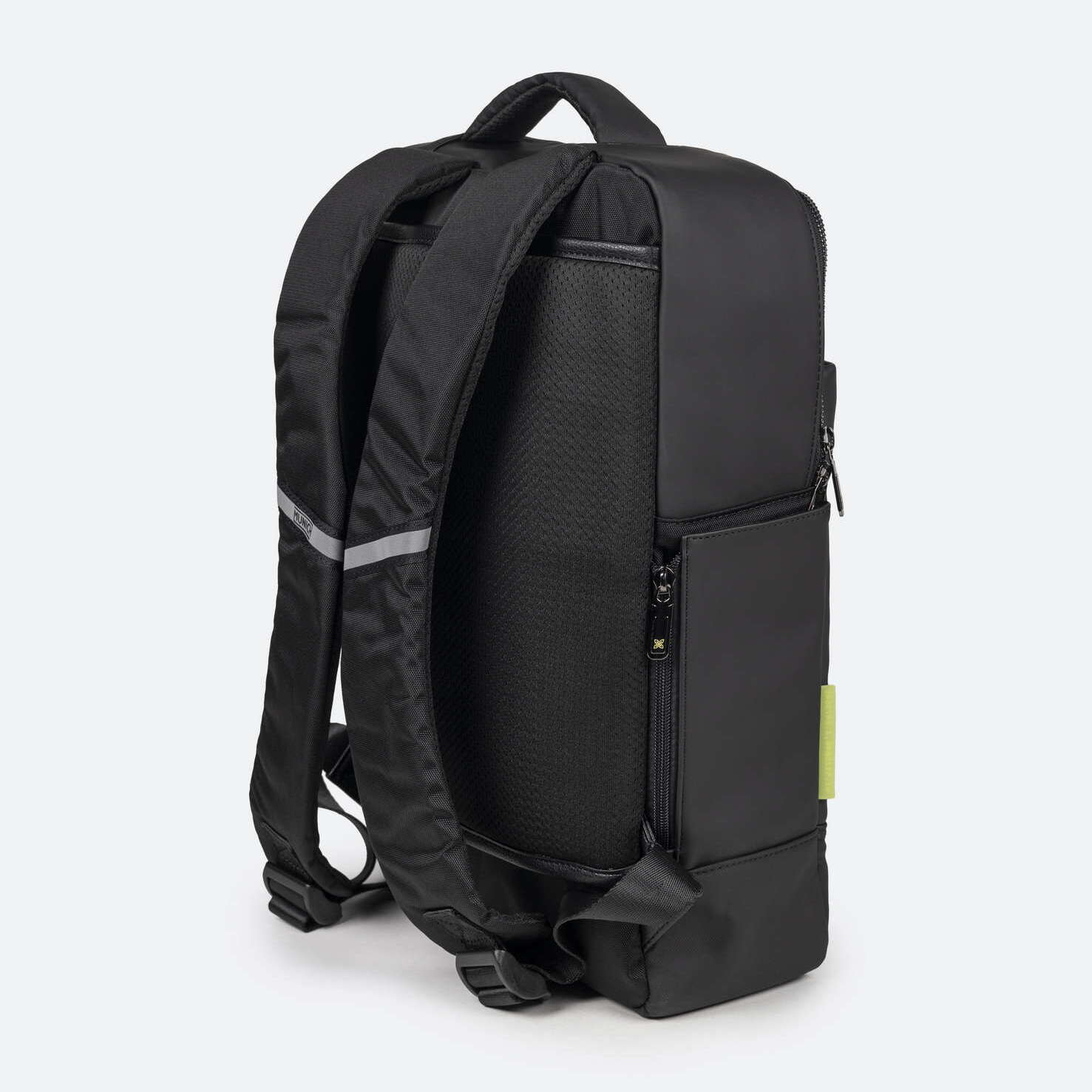 Mochila Negra de Gran Capacidad con Compartimento para Botella JUNGLE BACKPACK SQUARE