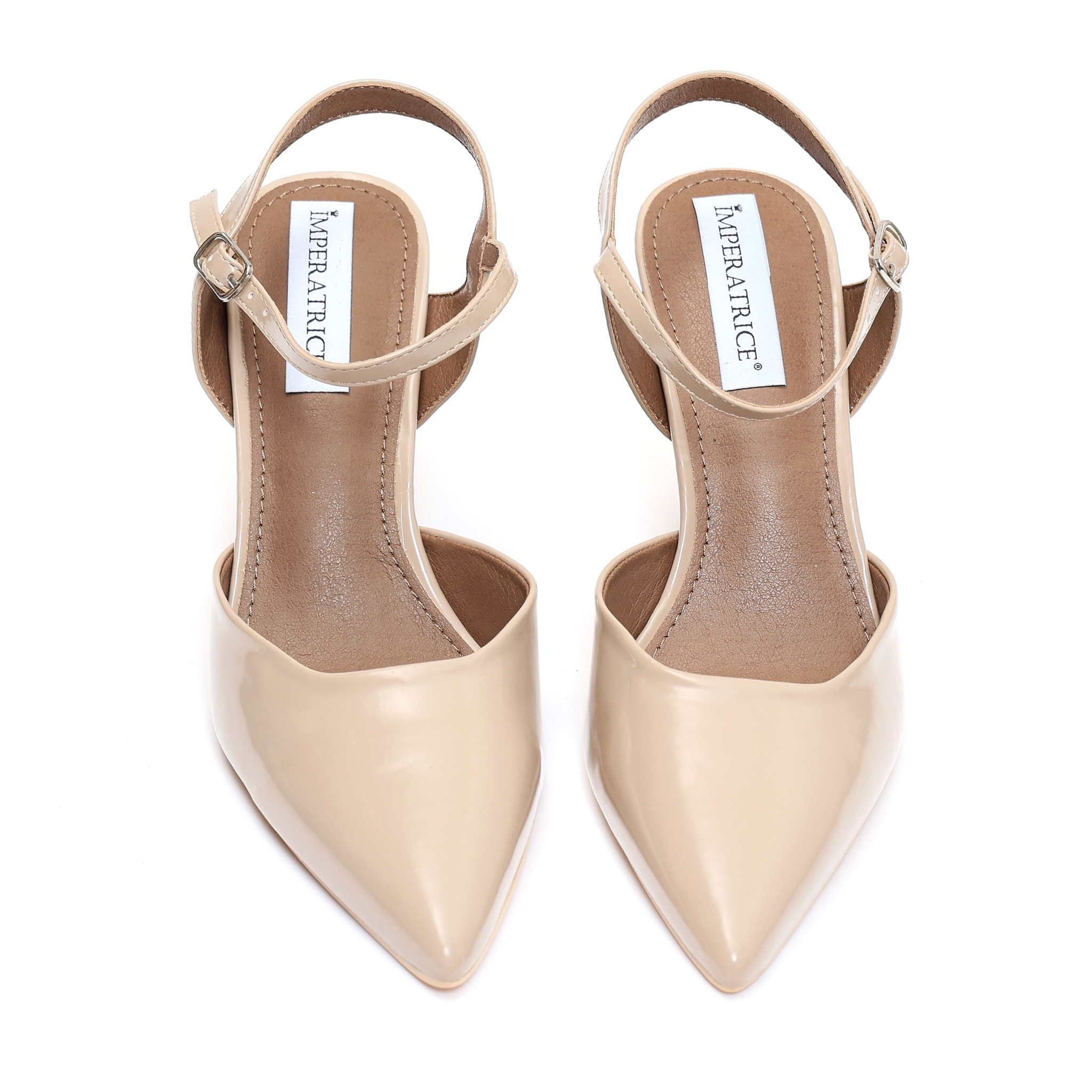 Sandali in simil pelle verniciata con tacco