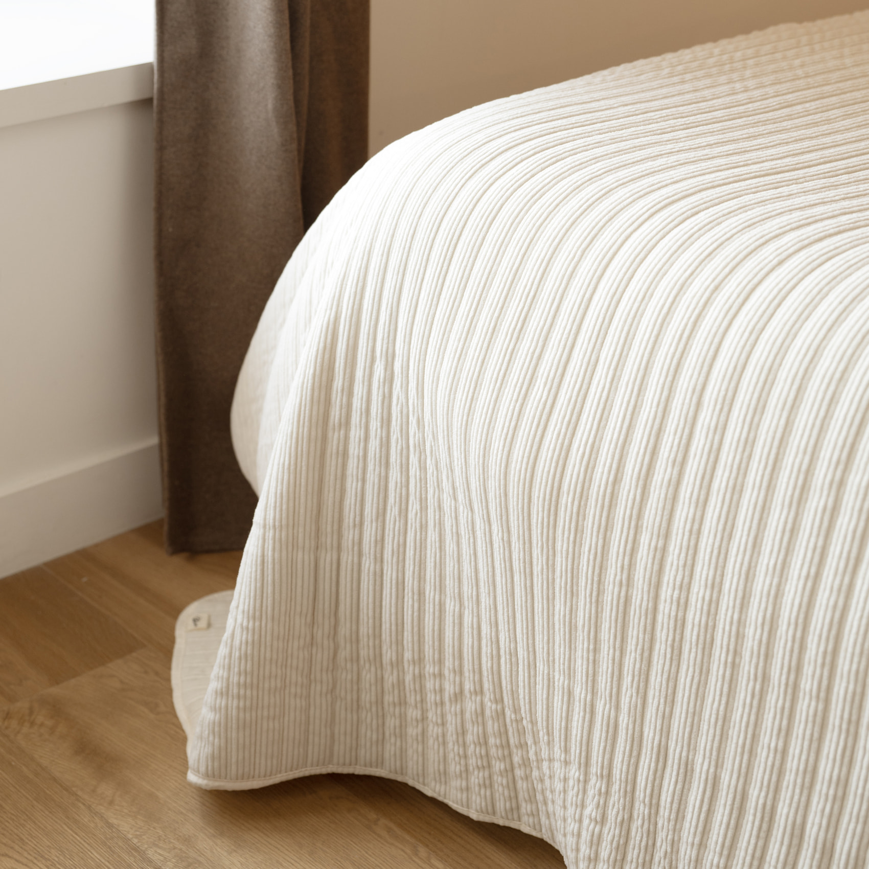 Jeté de lit matelassé en velours côtelé - Ecru