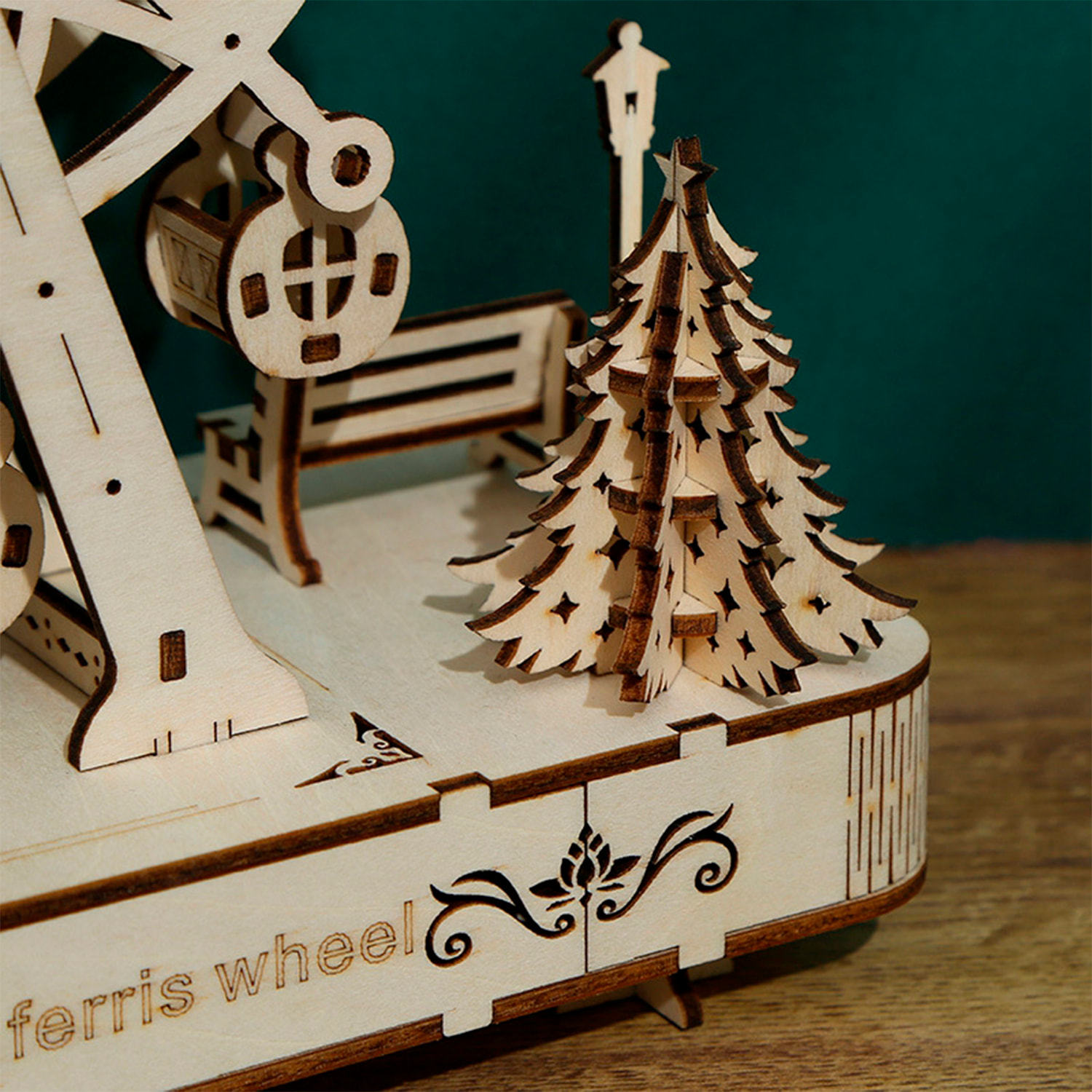 Modello in legno 3D, design di ruota panoramica con musica e movimento meccanico. 133 pezzi.