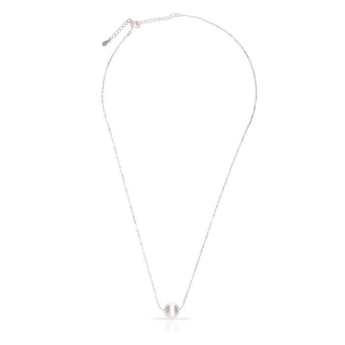 Collar de plata de ley 925 con cuenta de perla y cierre de resorte.