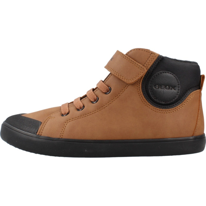 Zapatillas Niño de la marca GEOX  modelo J GISLI MARRON CLARO