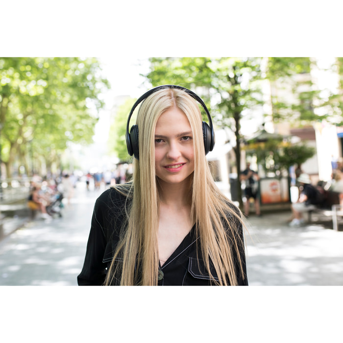 MAGNUSSEN H2 HEADPHONES en color Negro