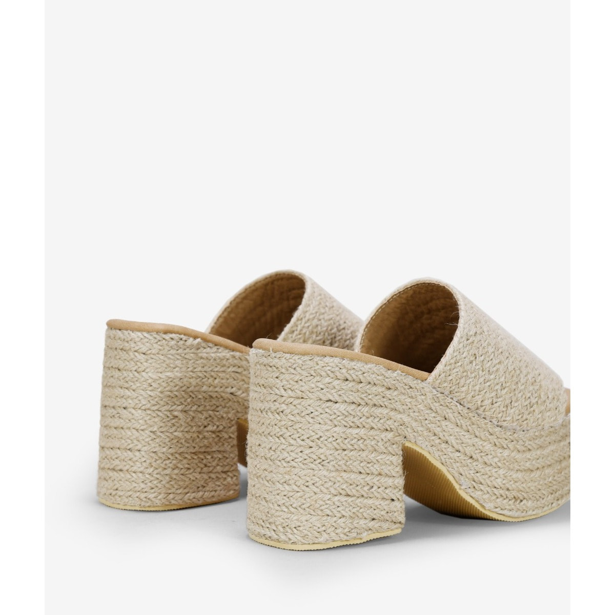 Sandalias de esparto con tacón y plataforma