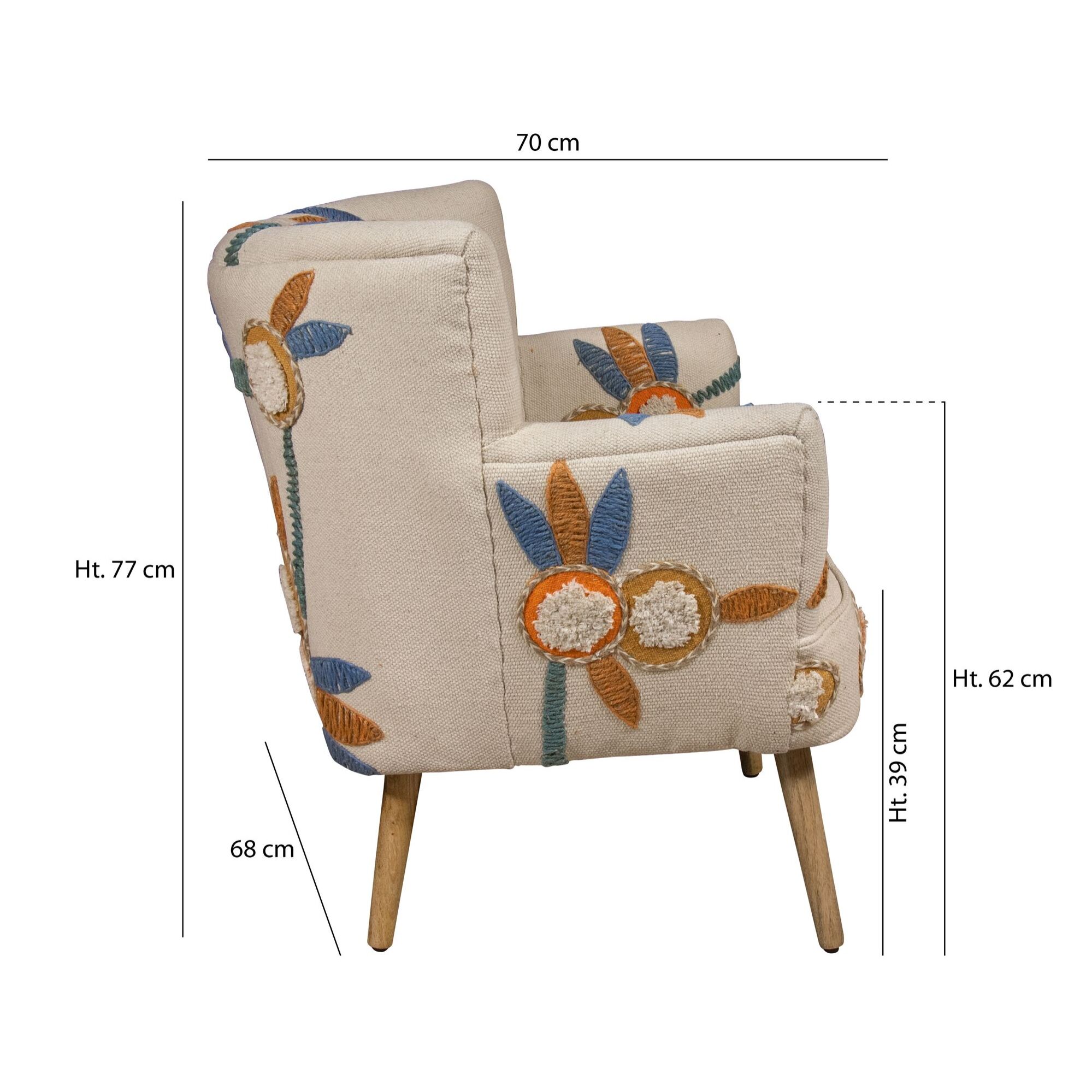 Fauteuil en coton écru brodé main et pieds en bois  MAYA