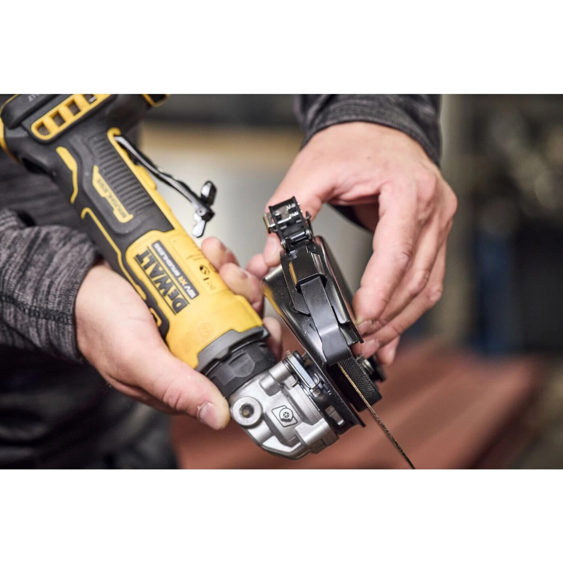 Meuleuse compacte 125 mm XR 18V Brushless - DEVALT - Sans batterie, ni charger coffret TSTAK - DCG404NT-XJ