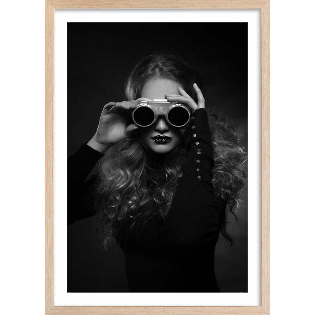 Affiche portrait de femme - Studio - Viki Affiche + cadre en bois - Chêne