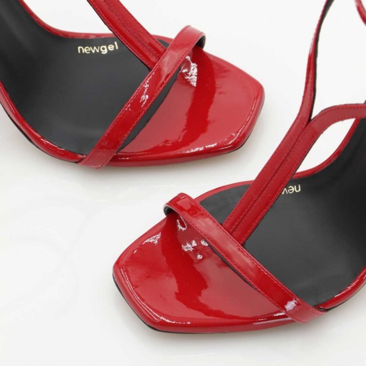 SANDALIAS ROJAS WALKER