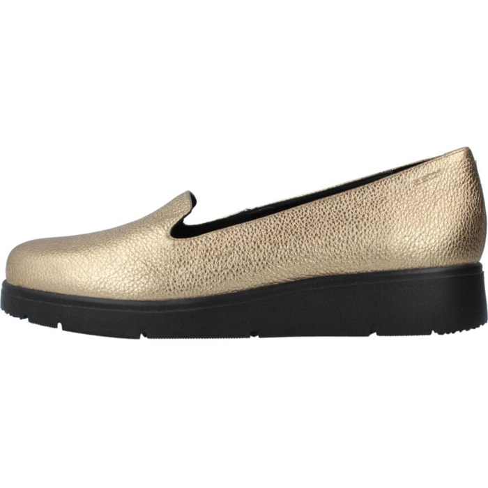 Zapatos Casual Mujer de la marca GEOX  modelo D ARLARA B ORO