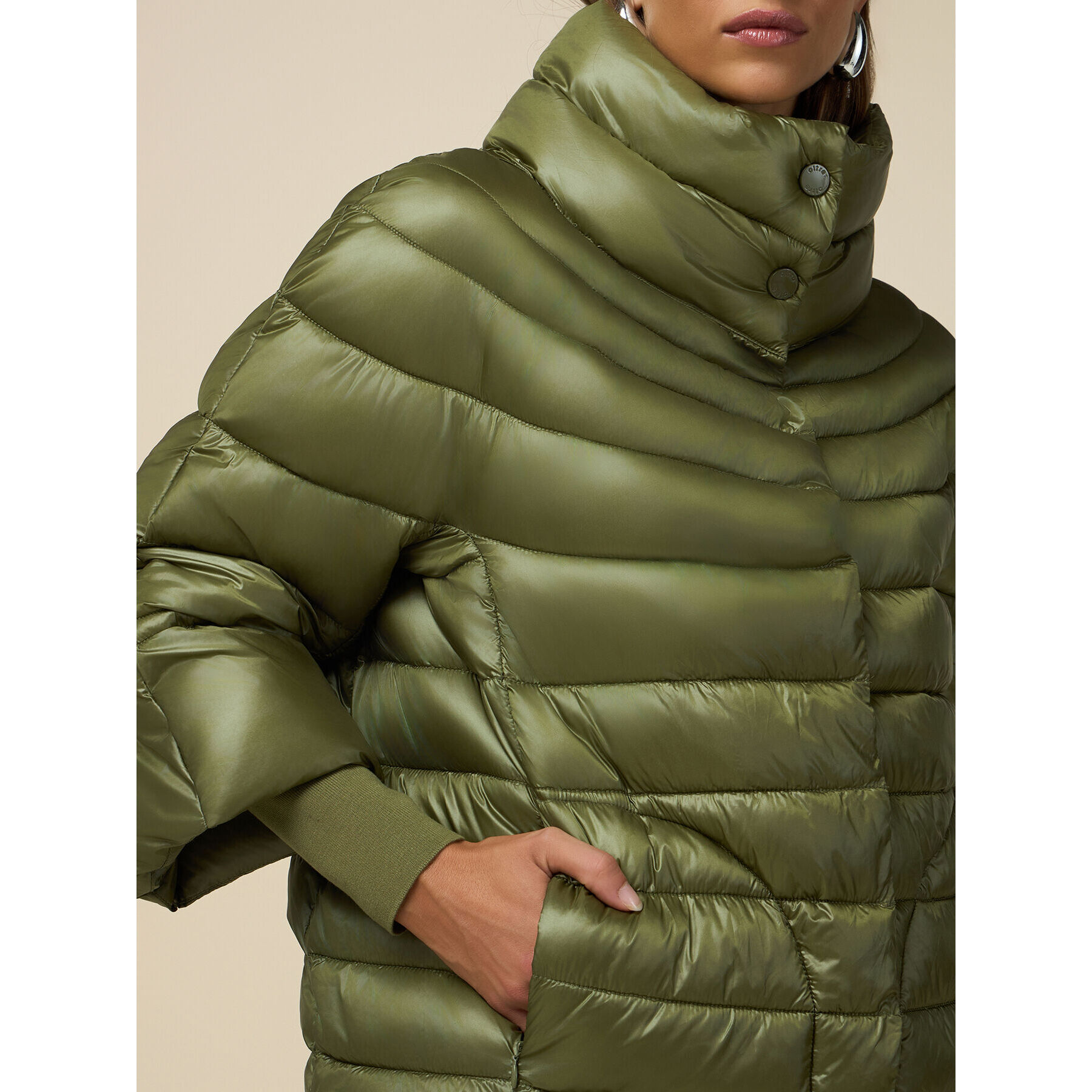 Oltre - Hooded down jacket with sleeves - Verde