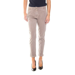 PANTALONE CHINOS IN GABARDINA STRETCH. MOD. T765. Vita regolare e gamba comoda.