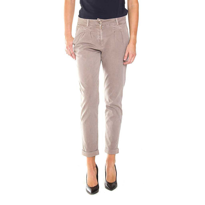 PANTALONE CHINOS IN GABARDINA STRETCH. MOD. T765. Vita regolare e gamba comoda.