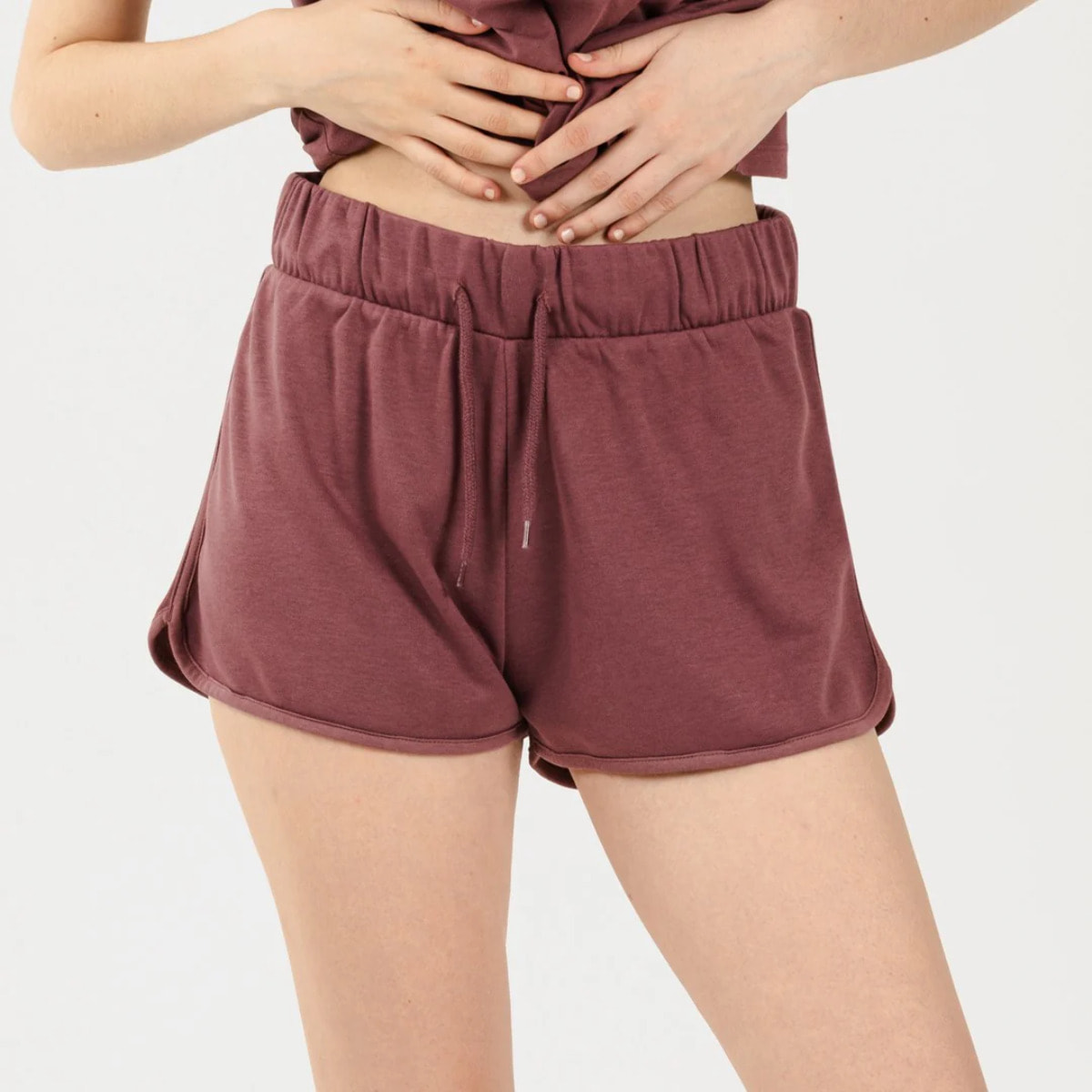 Conjunto deportivo short mujer berenjena