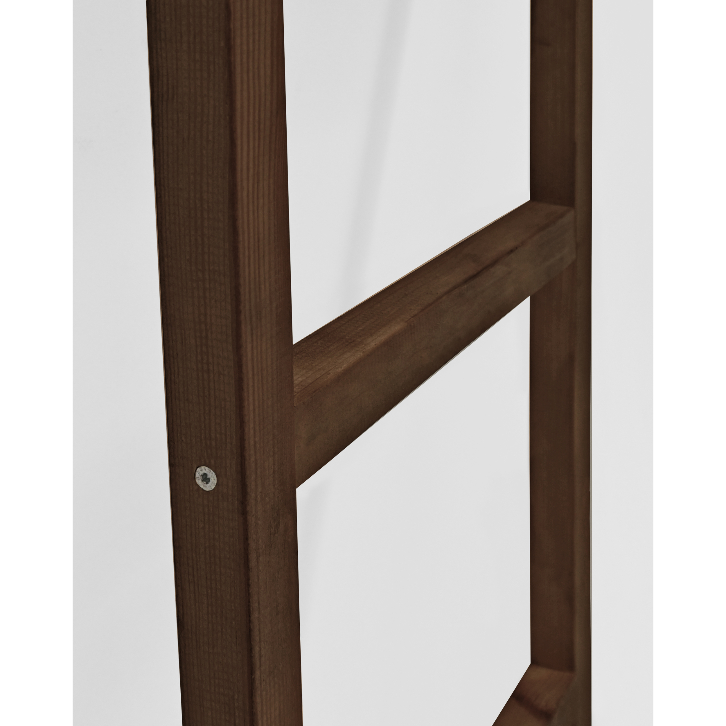 Escalera de madera maciza en tono nogal de 150x41cm Alto: 150 Largo: 41 Ancho: 3.5