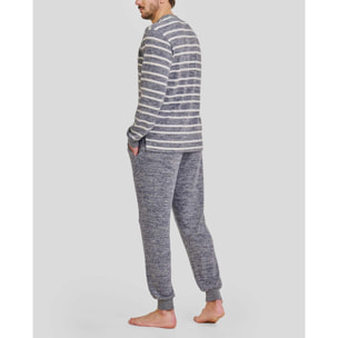 Pijama hombre, tejido vigoré de rayas en la parte superior, escote en pico, manga larga con puños y pantalón liso con puños