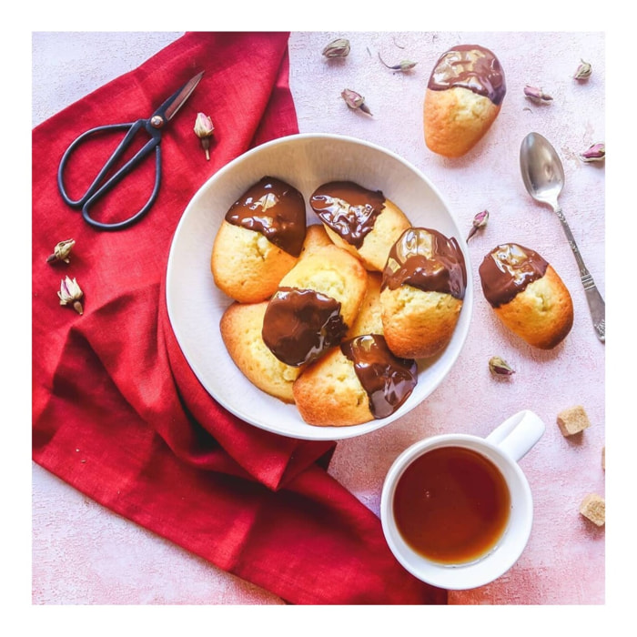 Moule pour 12 mini madeleines en silicone