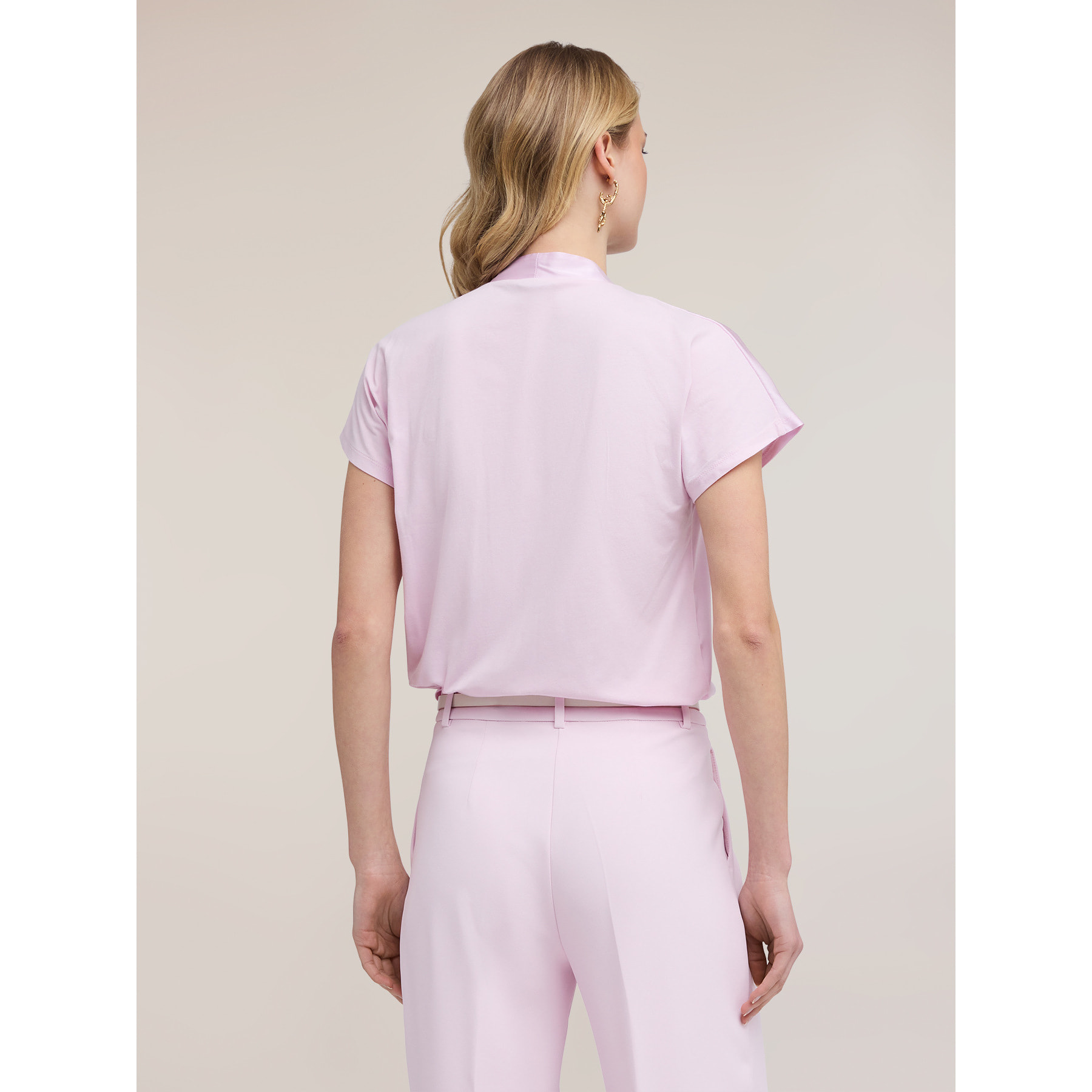 Motivi - Camiseta bimatérica con escote en V - Rosa