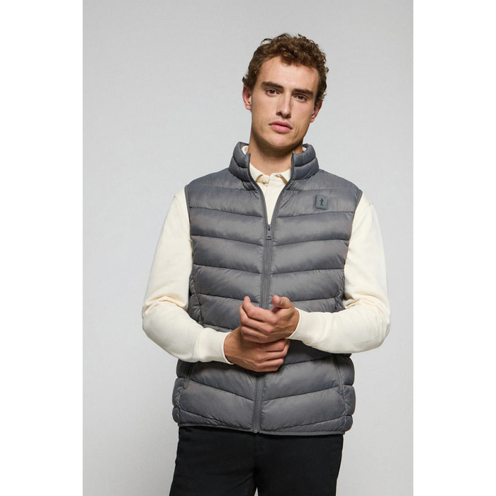 Gilet ultraleggero Chase grigio scuro con toppa Rigby Go