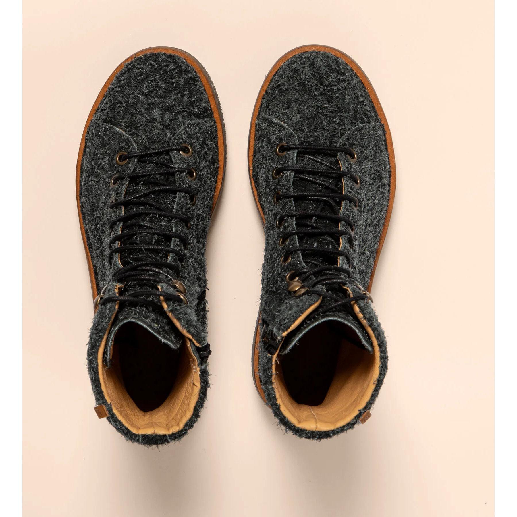 Botines N5572P WULF BLACK/VOLCANO color Wulf black