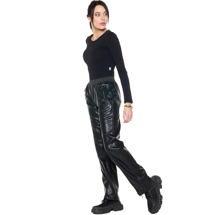 Pantalón ancho de mujer 'Black Ring' símil piel
