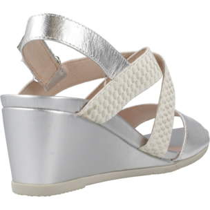 Sandalias Mujer de la marca STONEFLY  modelo SWEET III 10 LAMINATED LTH Silver