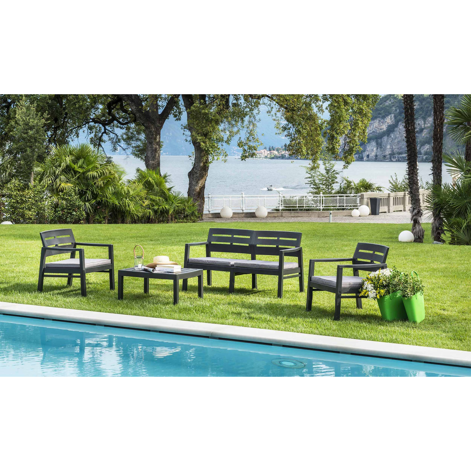 Set salotto da esterno Massa, Set da giardino con 2 poltrone, 1 divano ed 1 tavolino, Salottino indoor e outdoor con cuscini, 100% Made in Italy, Antracite