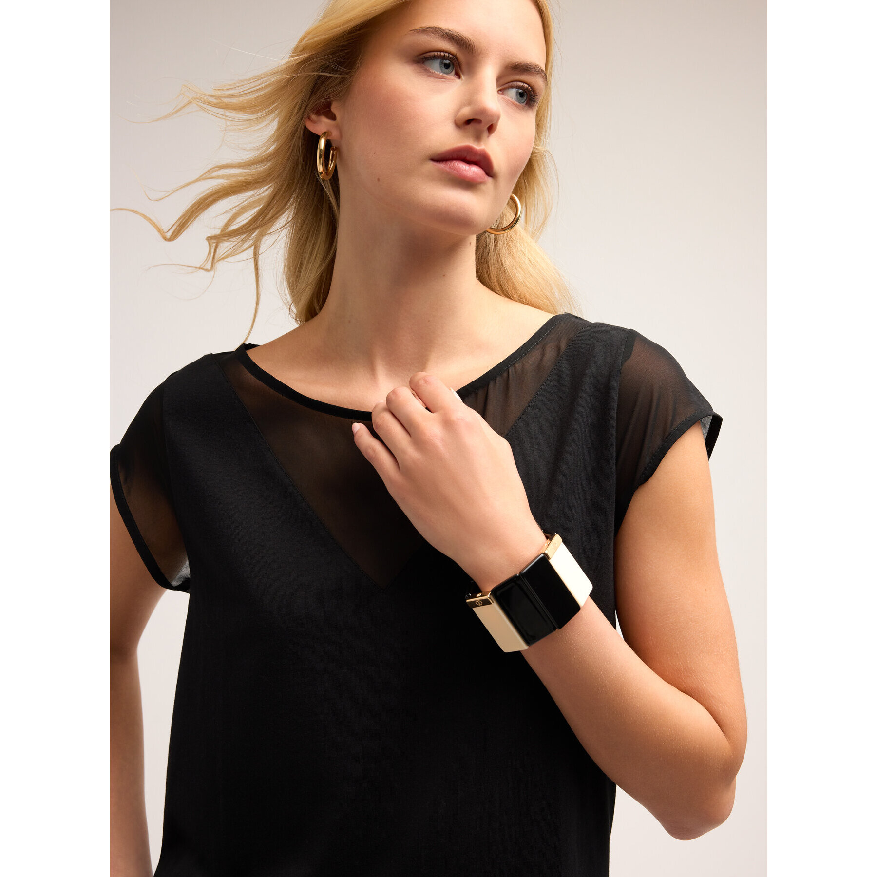 Motivi - Camiseta de jersey con insertos de georgette - Negro