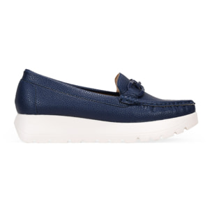 Mocasines de plataforma azules con detalle metálico
