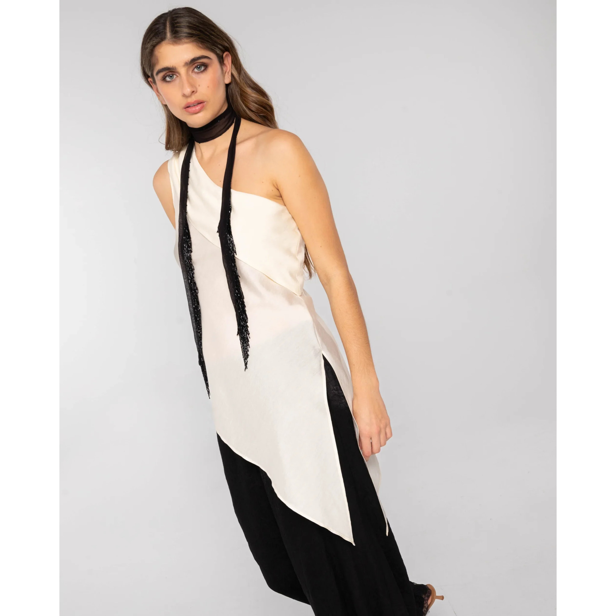 BLUSA OUT OF REACH · CRUDO