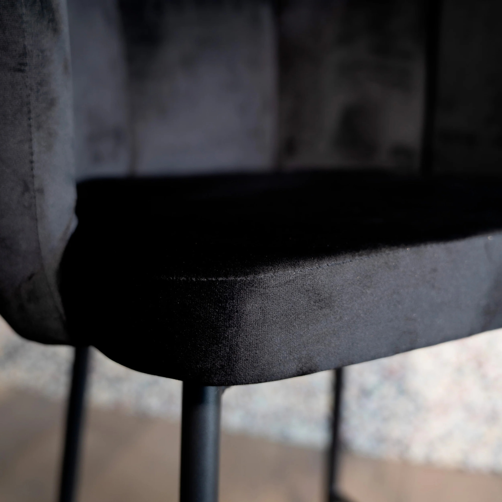 Lot de 2 chaises pour îlot central 67 cm en velours noir - Rosy