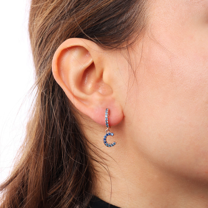 Orecchino Pendente con Lettera C in Pavé di Cubic Zirconia Blu