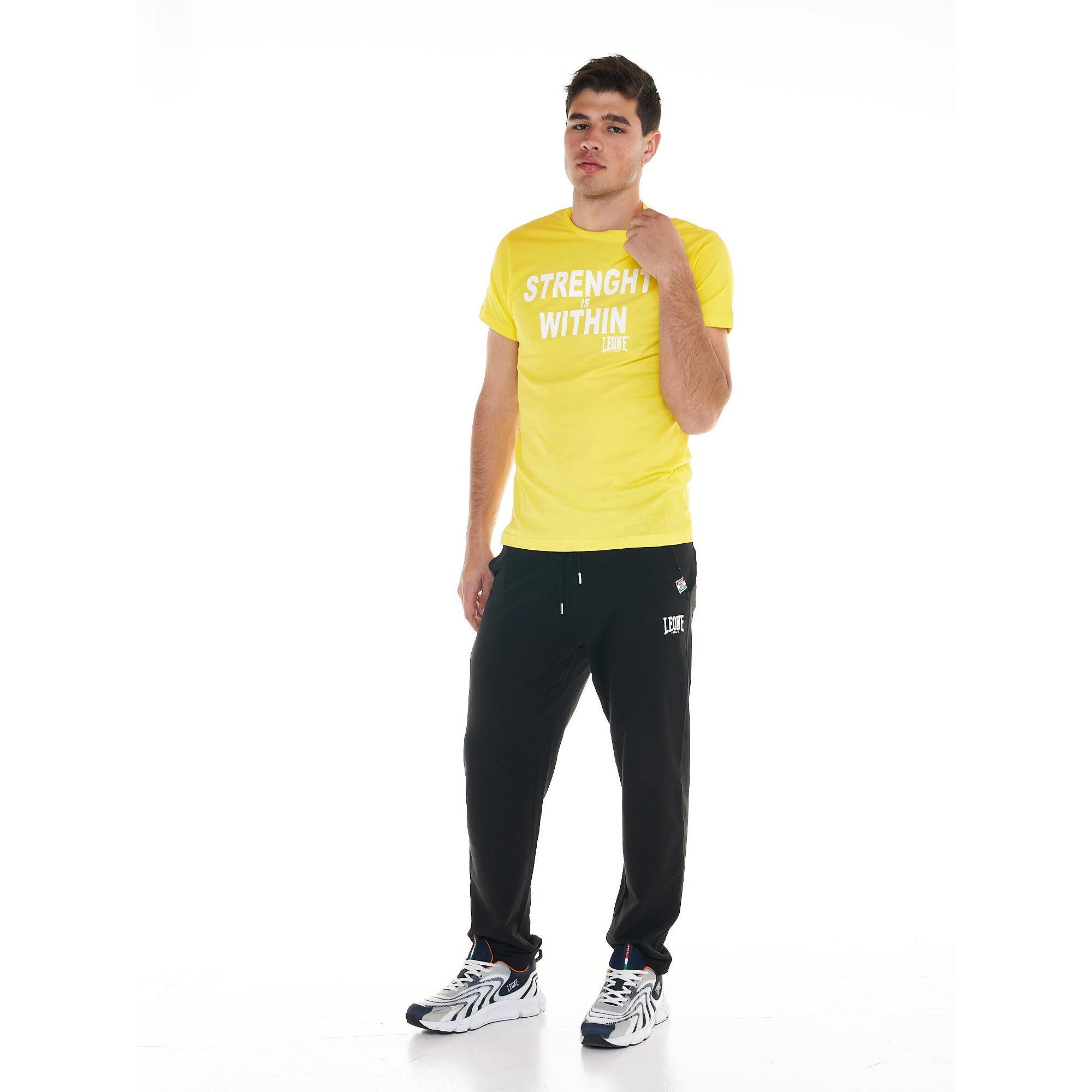 La fuerza está dentro de la camiseta deportiva Fuo para hombre