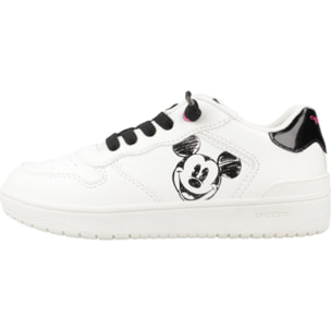 Zapatillas Niño de la marca GEOX  modelo J WASHIBA GIRL White