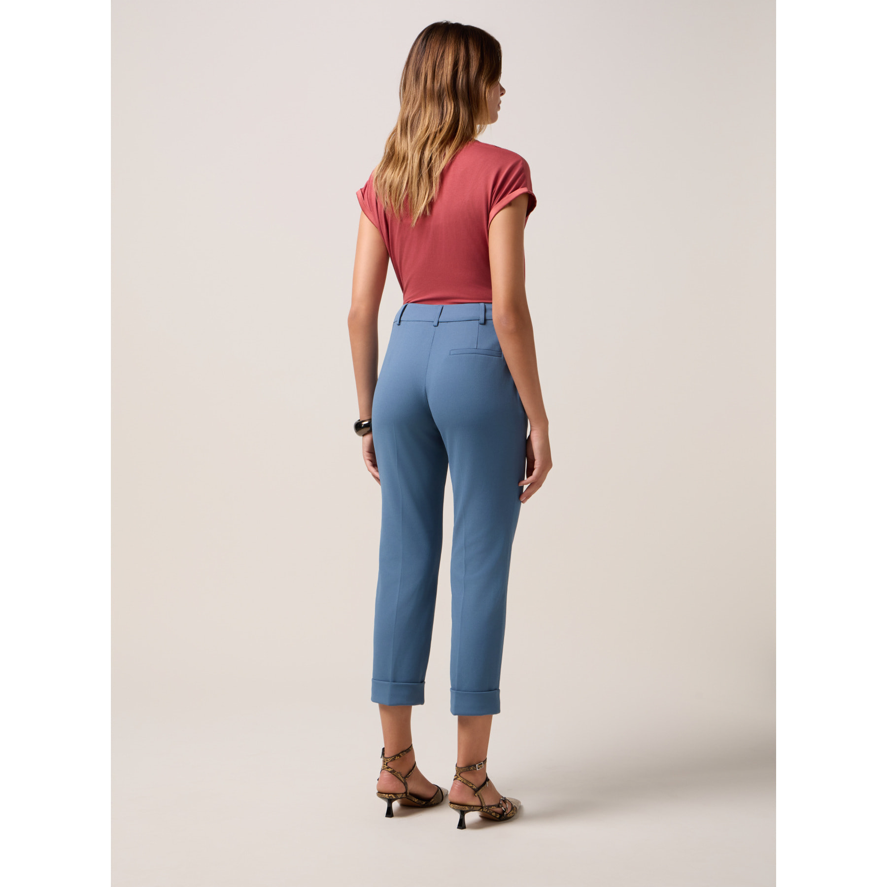 Oltre - Pantalones cropped de tejido crepé - Light - blue