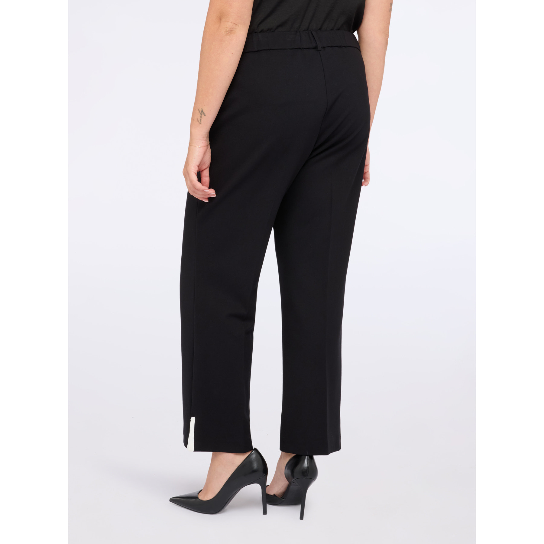 Fiorella Rubino - Pantalones cropped en Punto Milano - Negro