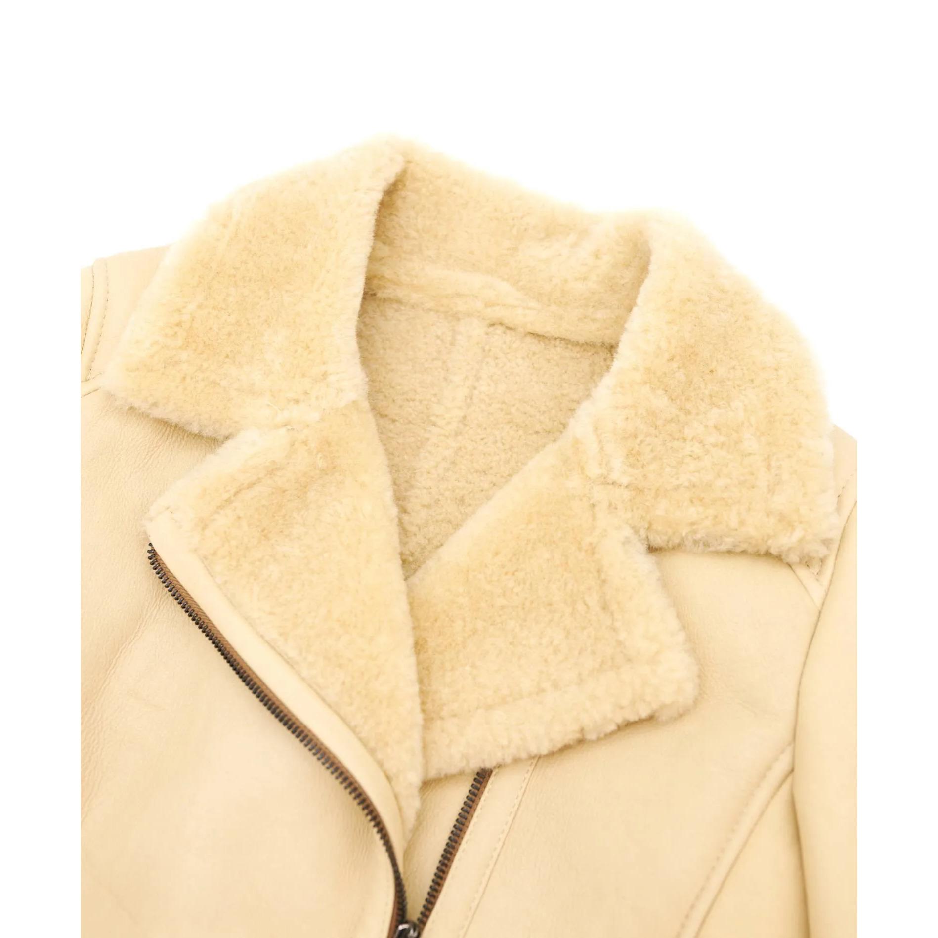 Montone shearling beige con cintura e cerniera trasversale