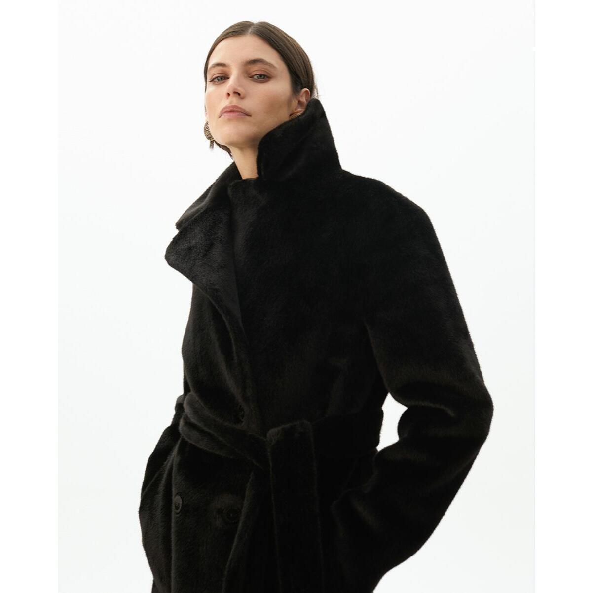 Cappotto lungo in piume nero