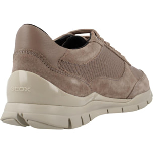 Sneakers de  Mujer de la marca GEOX  modelo D SUKIE MARRON