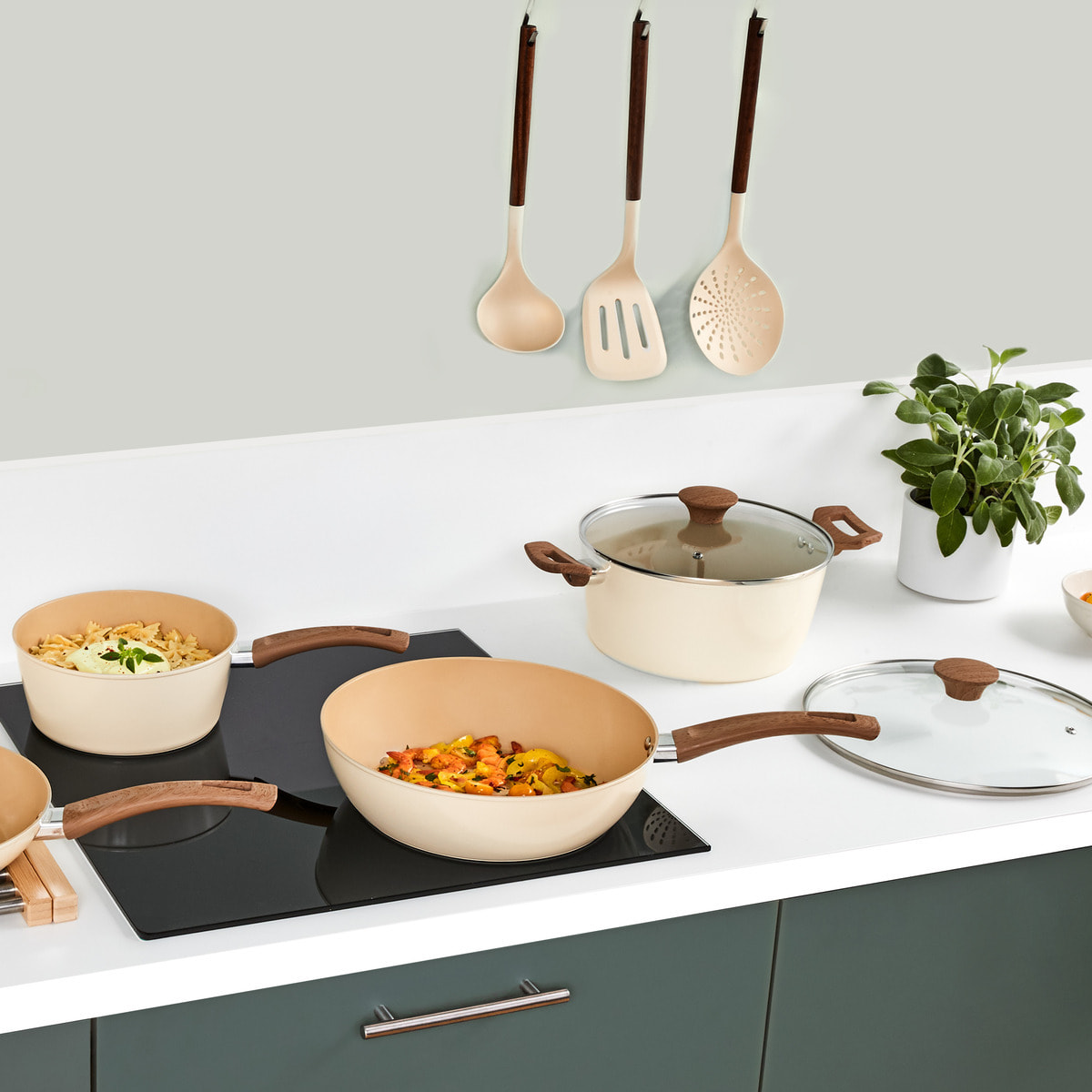 Sauteuse "Harmony" D28cm en aluminium forgé beige