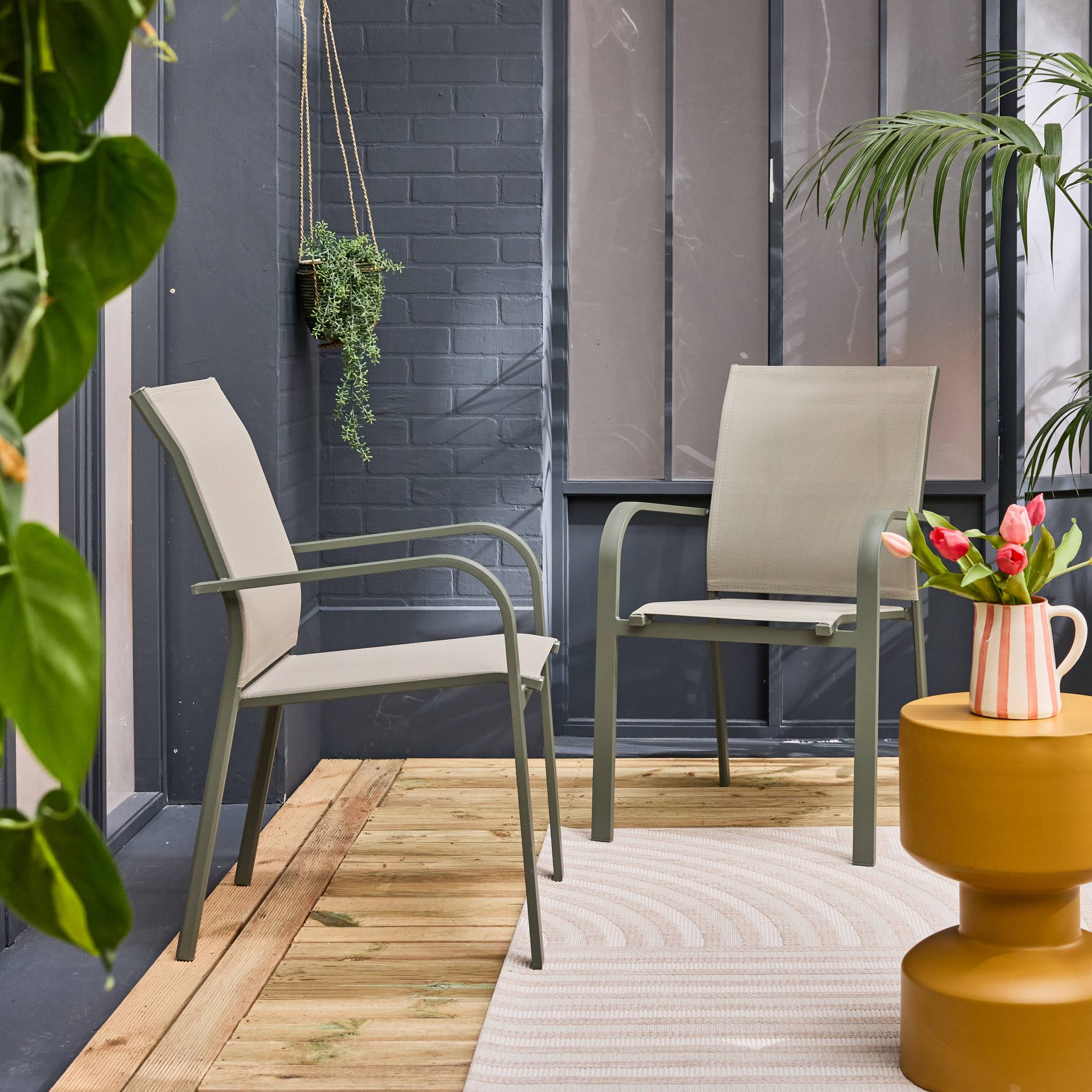 Lot de 2 fauteuils de jardin BUFFALO empilables aluminium et textilene kaki. 64.5 x 45.5 x 89.5 cm