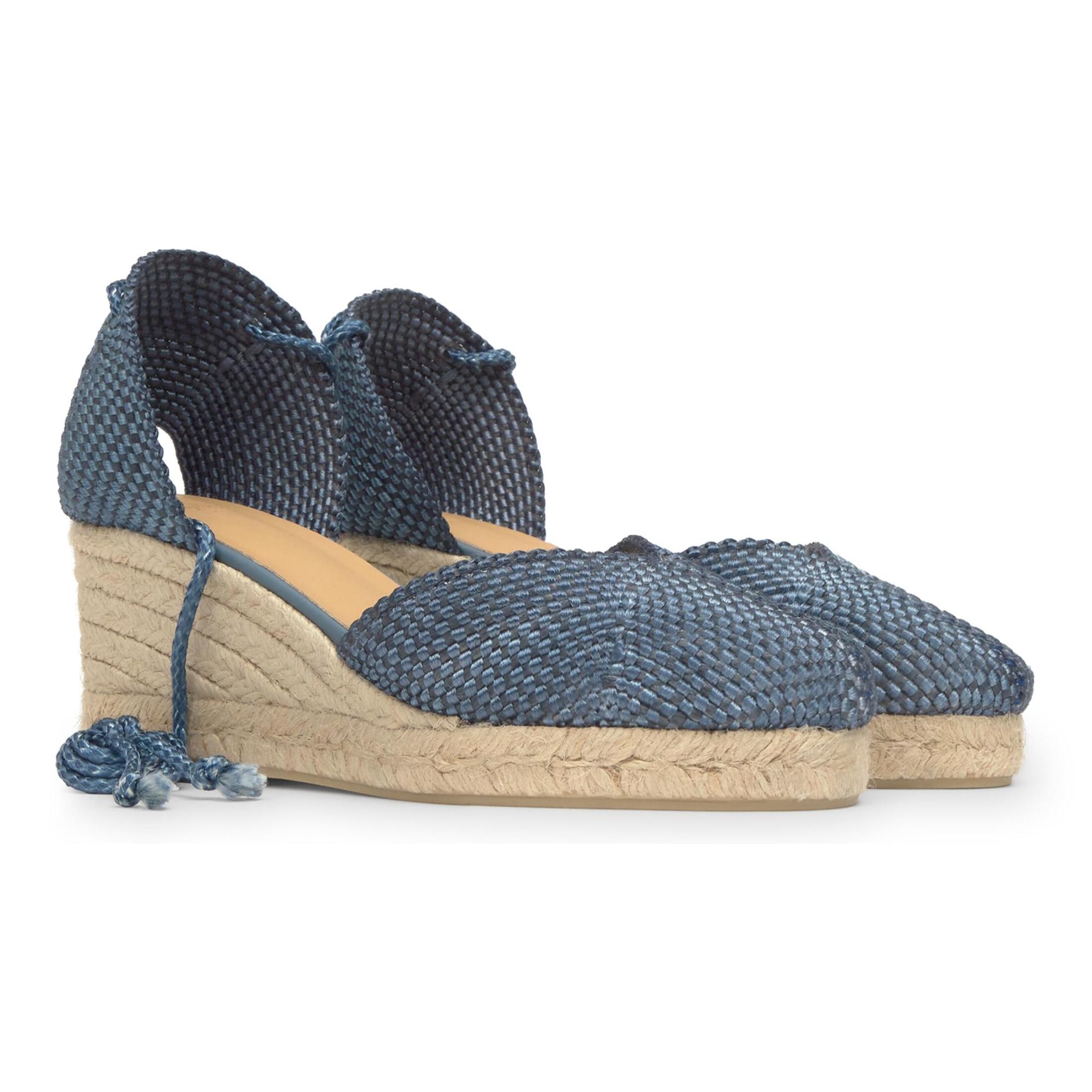 Alpargata Cora cuña de yute con rayón trenzado, cintas y escote en V con hilos metalizados