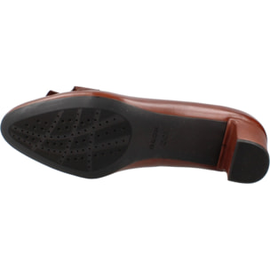 Zapatos de Vestir Mujer de la marca GEOX  modelo D04LBC 00043 MARRON