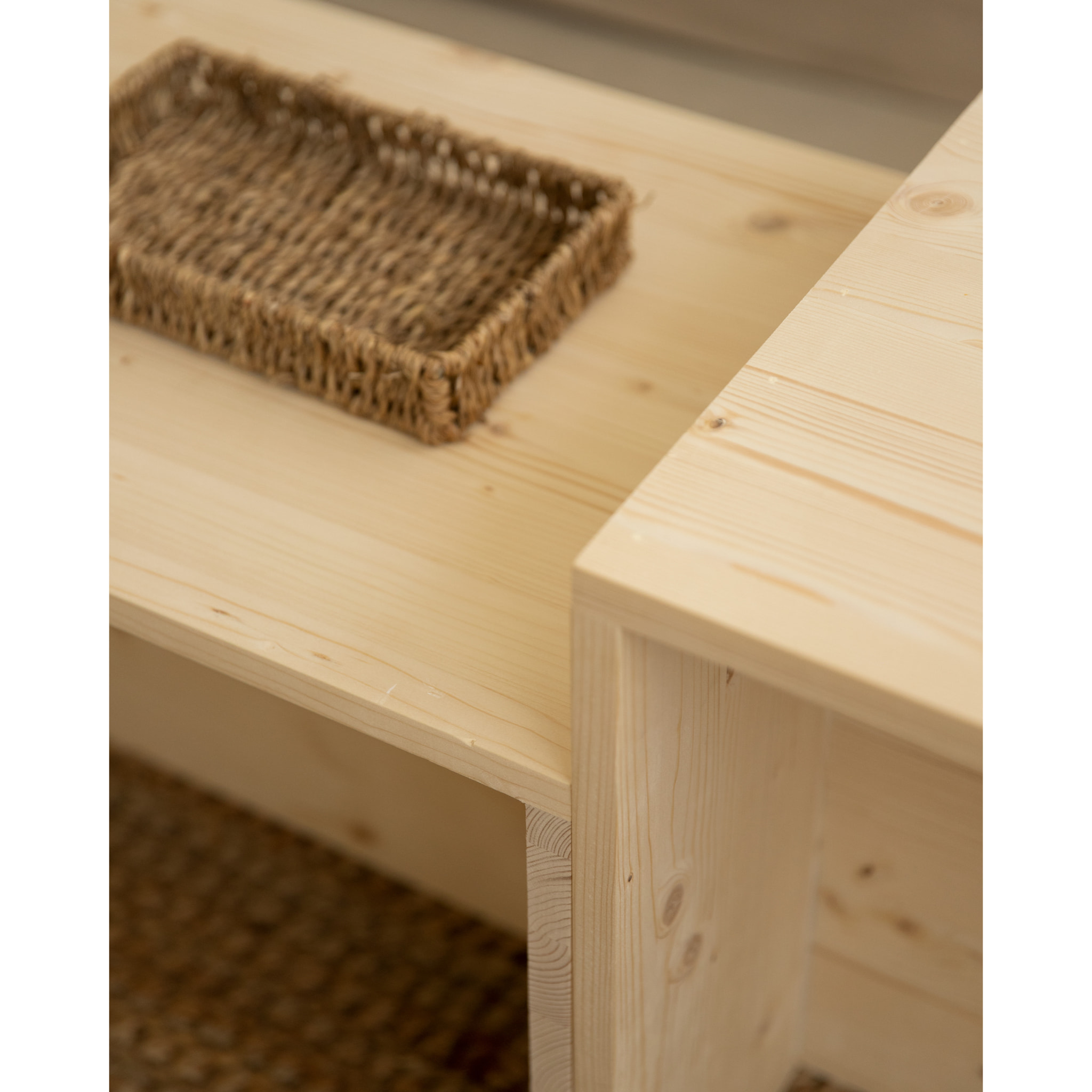 Table basse 2 pièces en bois massif ton naturel de 100x45cm Hauteur: 44.6 Longueur: 100 Largeur: 39