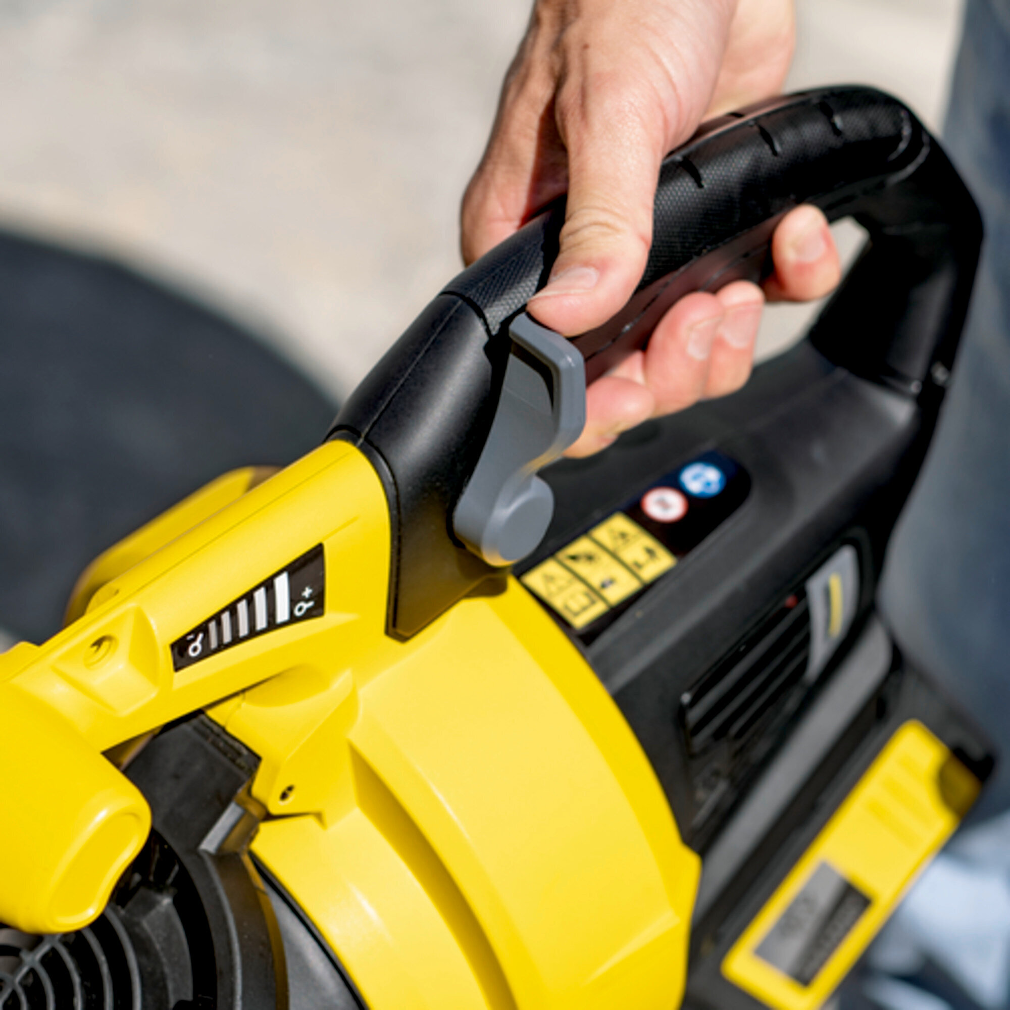 Aspirateur souffleur broyeur Karcher BLV 36-240 Battery (sans batterie) - Vitesse air 240 km/h- Volume air 9 m³/min