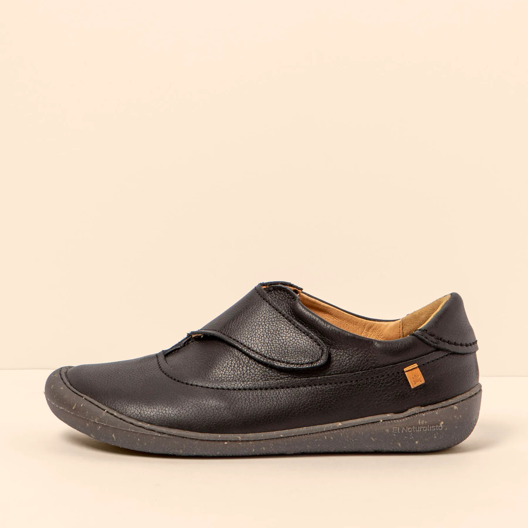 Zapatos N5735 NATURAL GRAIN BLACK/ PAWIKAN color Black