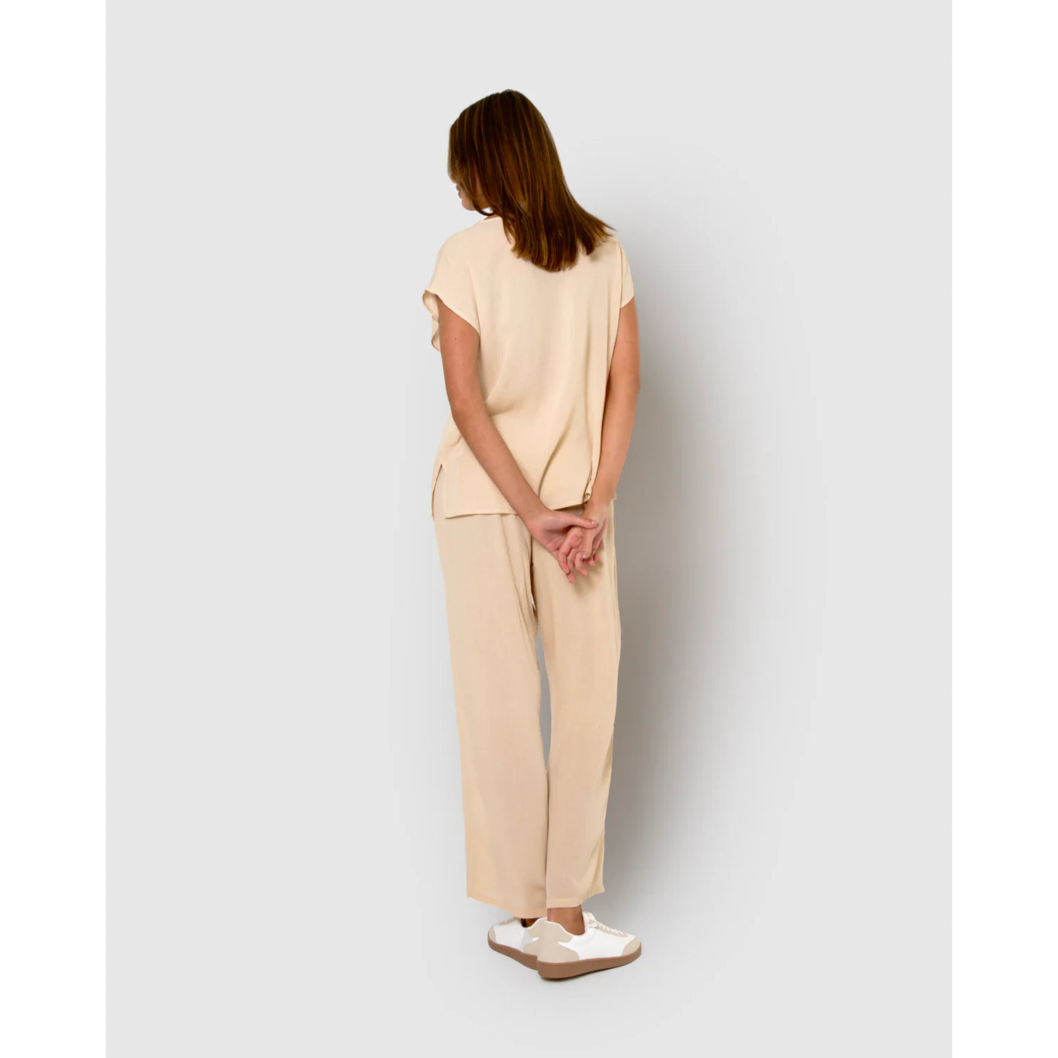 Pantalón largo mujer bambula detalles plisados beige