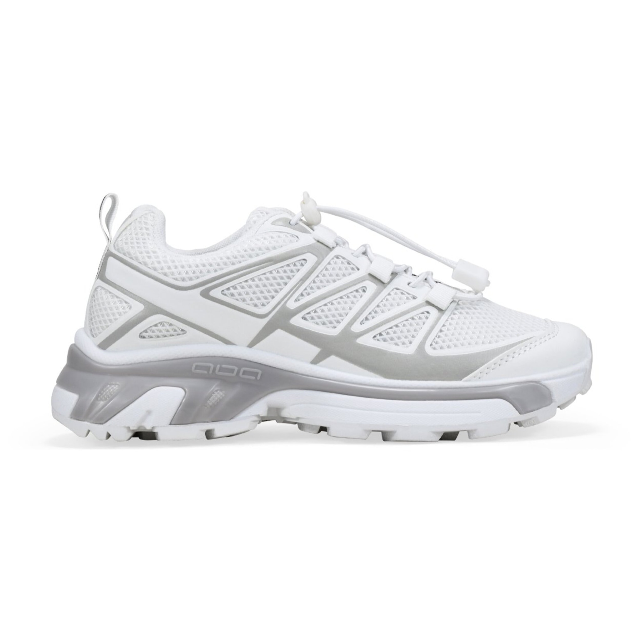 Zapatillas deportivas blancas con cordones ajustables